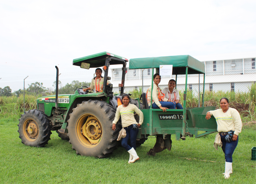 Mujeres en tractor